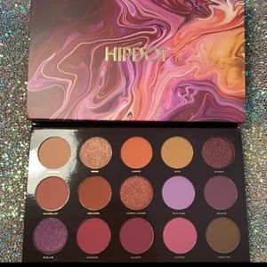 Brand new in orignal box eyeshadow palette Zion by Hipdot